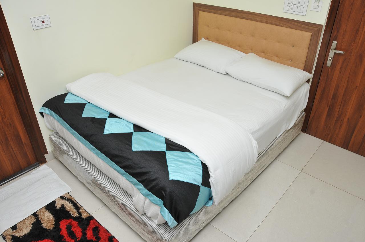 Hotel Pasupala Grand Anantapur Luaran gambar