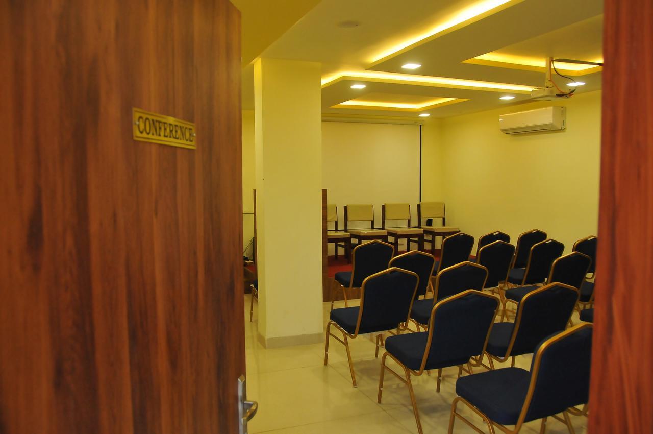 Hotel Pasupala Grand Anantapur Luaran gambar