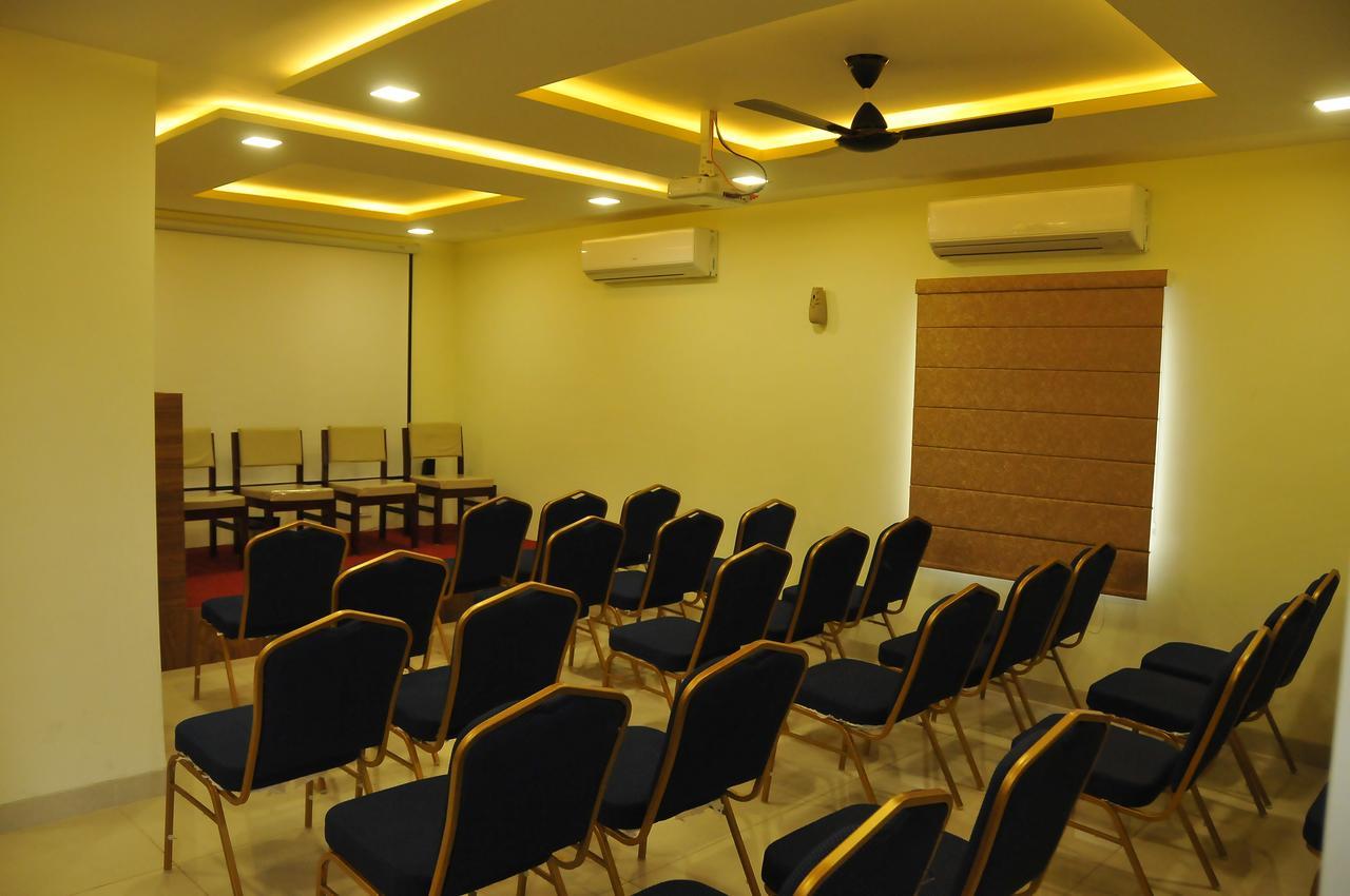 Hotel Pasupala Grand Anantapur Luaran gambar
