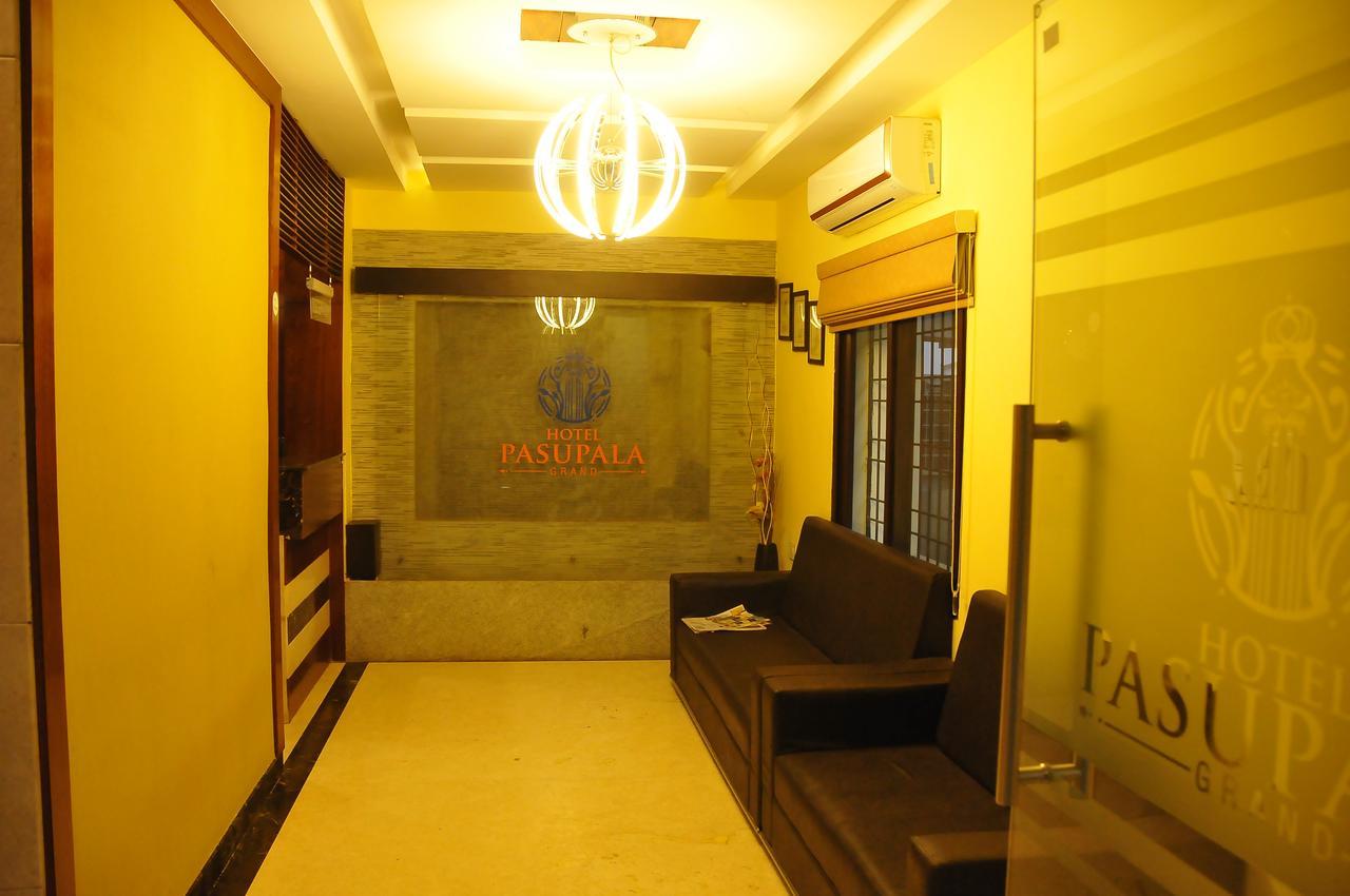 Hotel Pasupala Grand Anantapur Luaran gambar