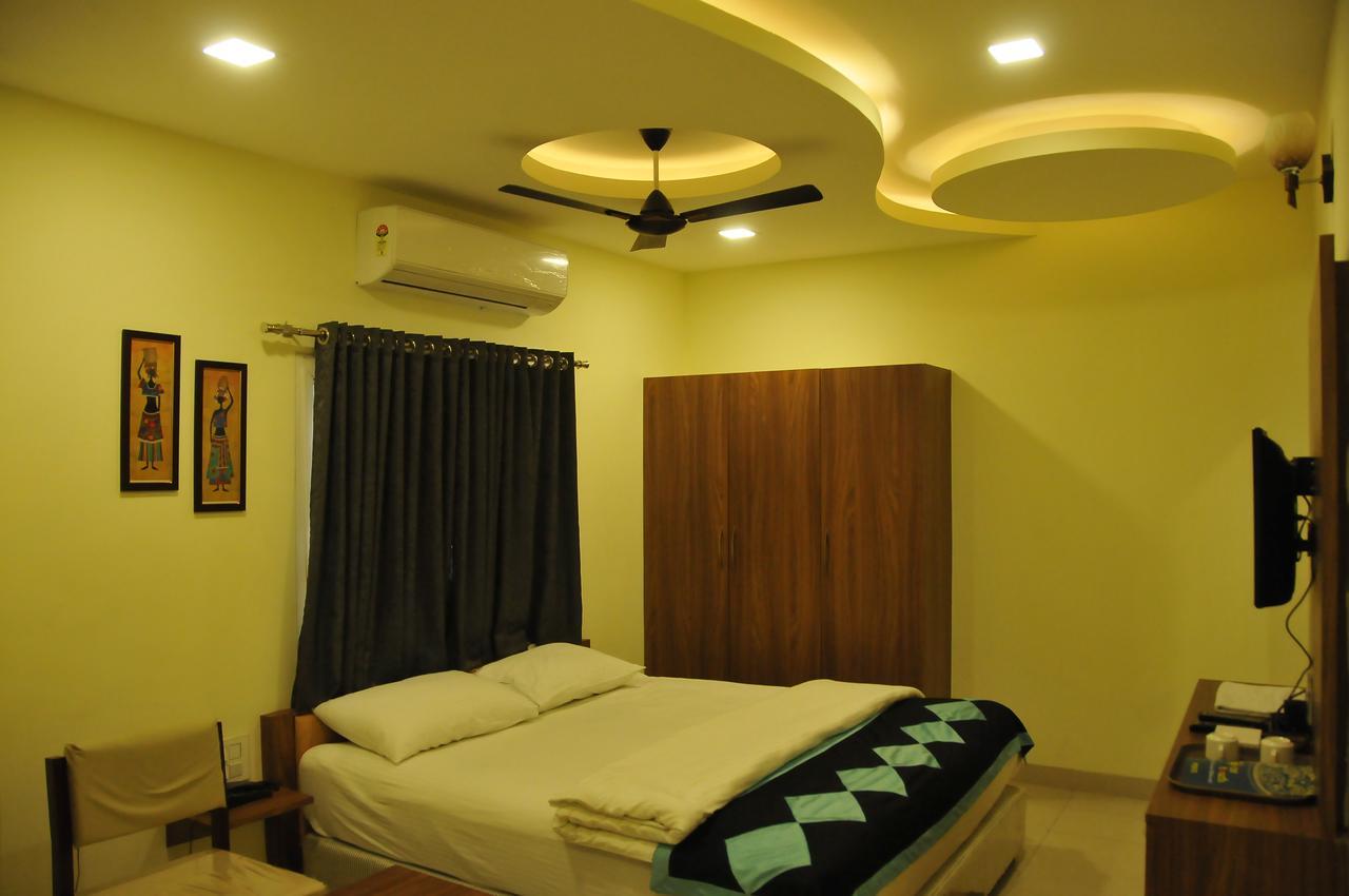 Hotel Pasupala Grand Anantapur Luaran gambar