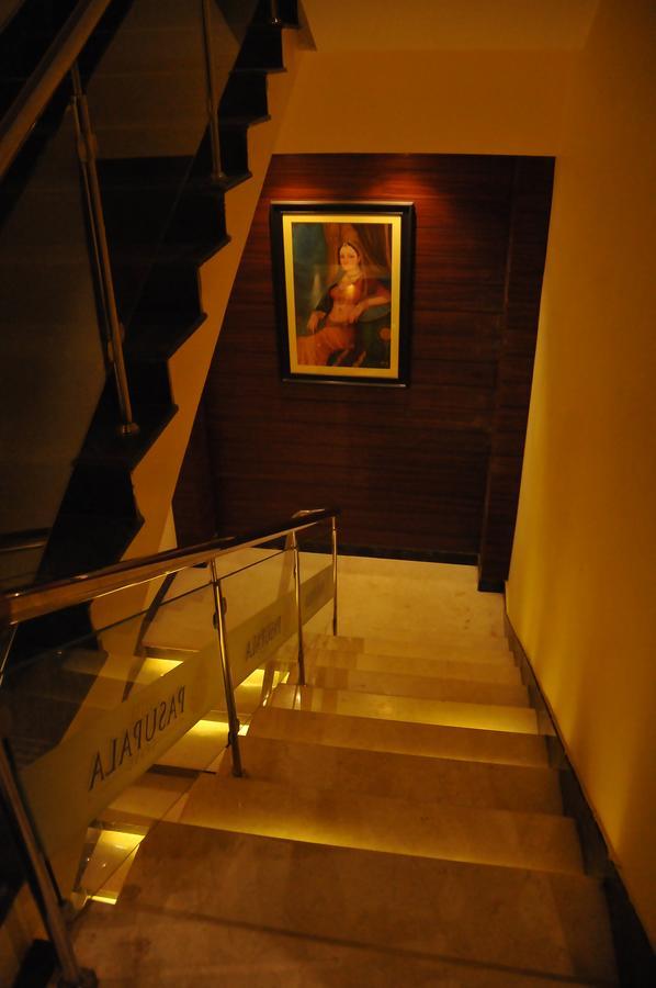 Hotel Pasupala Grand Anantapur Luaran gambar